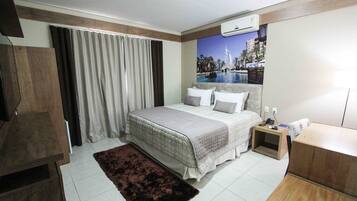 Minibar, desk, free WiFi, bed sheets