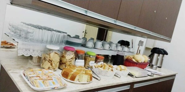 Free daily continental breakfast