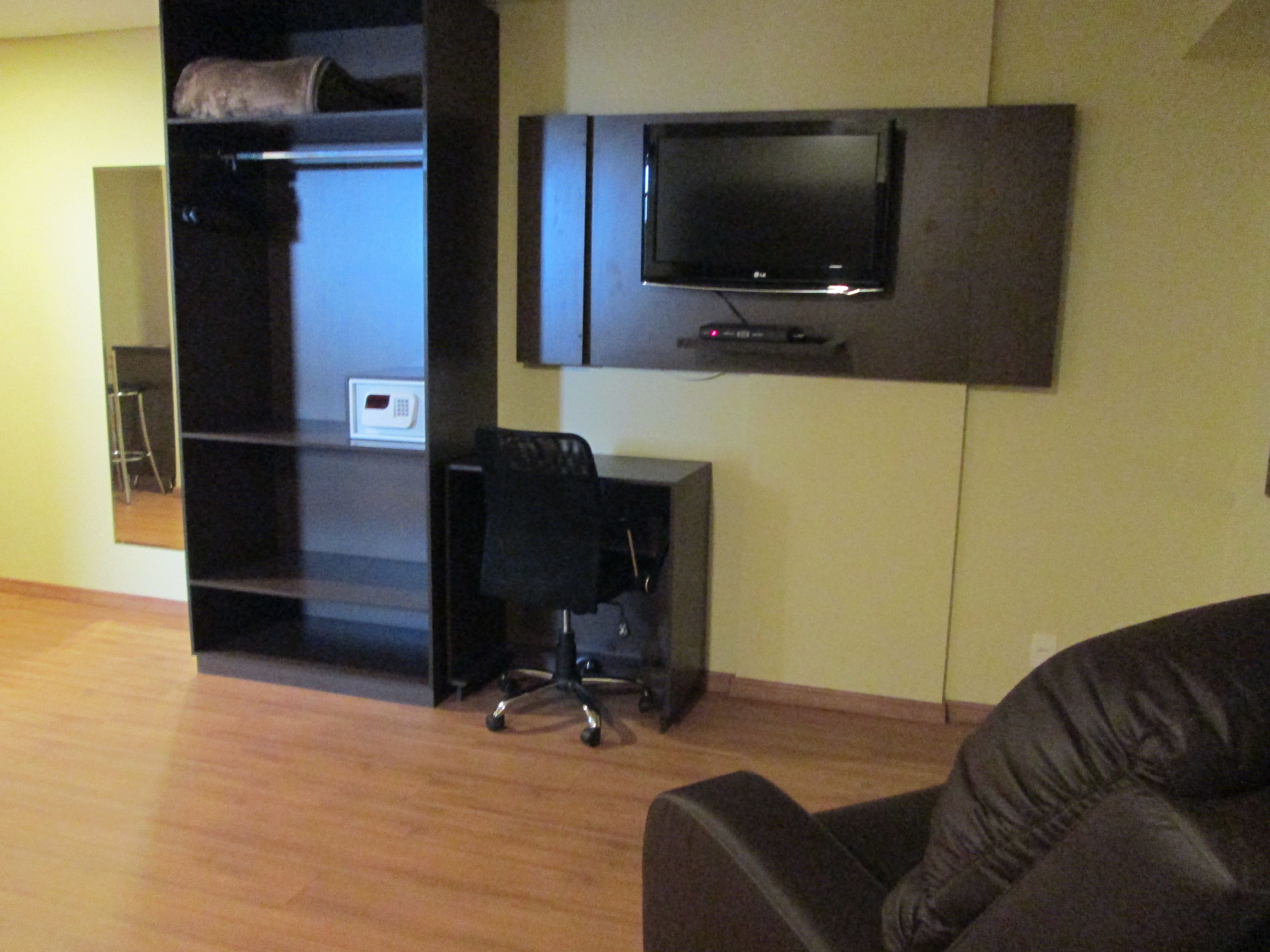 deluxe twin room | 1 bedroom, minibar, in-room safe, desk