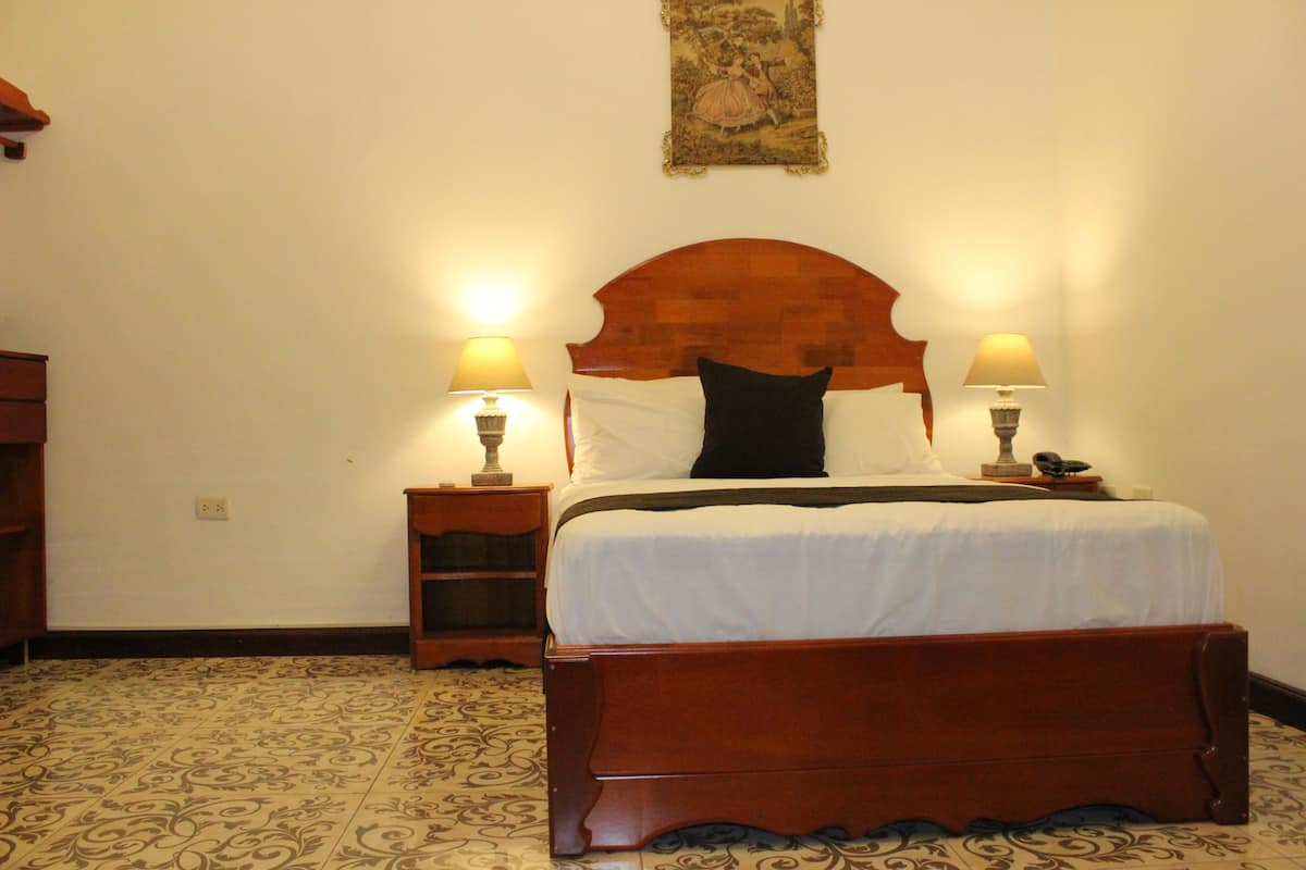 Single Room | Down comforters, Select Comfort beds, minibar, in-room safe