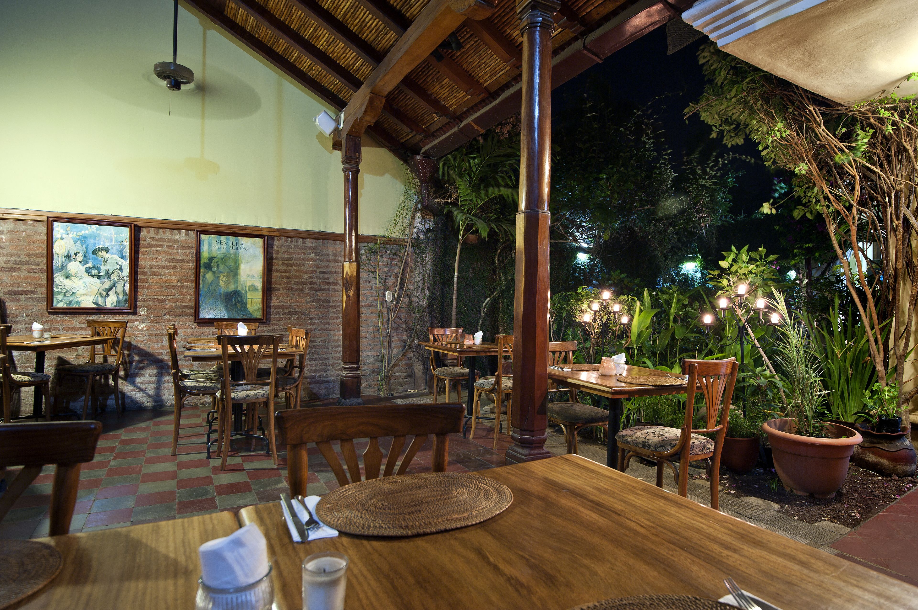 breakfast, lunch and dinner served