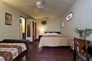 Family Room, 1 Bedroom