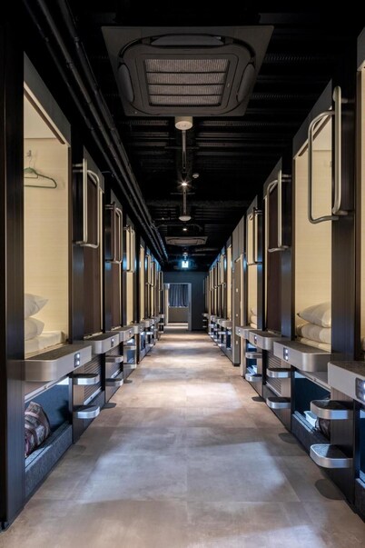 Capsule Hotel CUBE