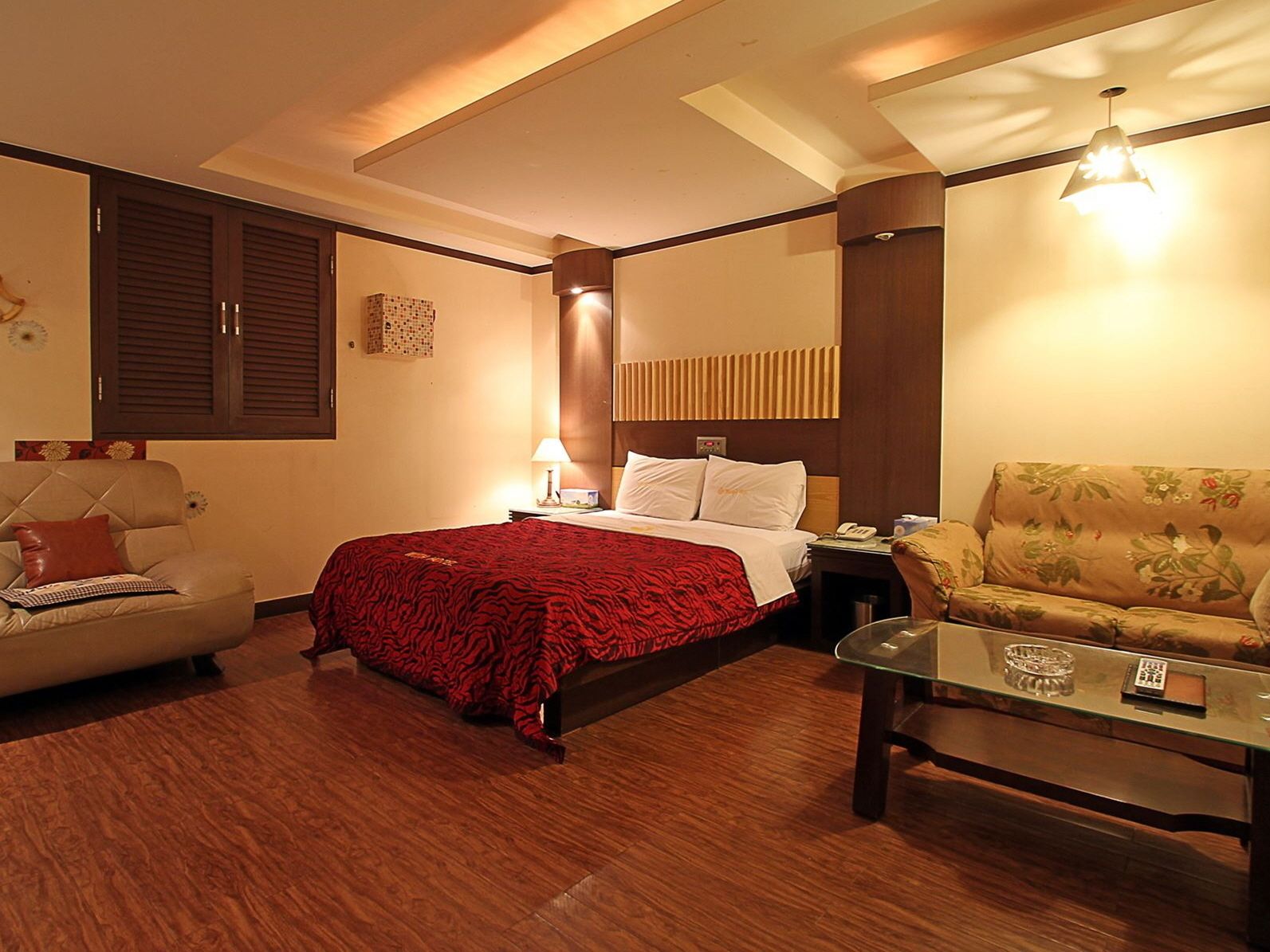 in-room business centre