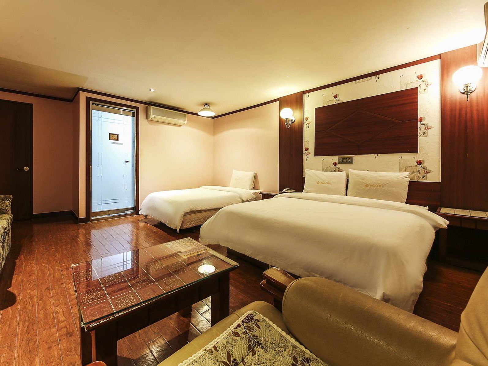 in-room business centre