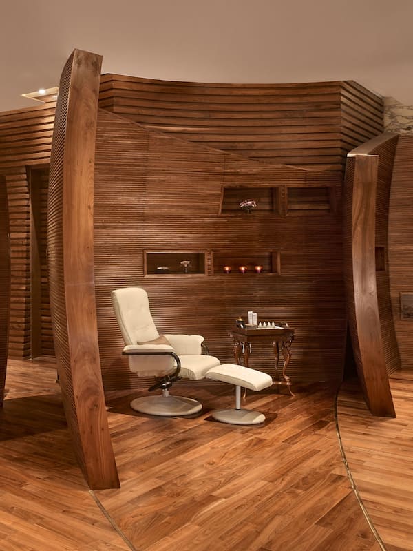 Couples treatment room(s), sauna, steam room, body treatments