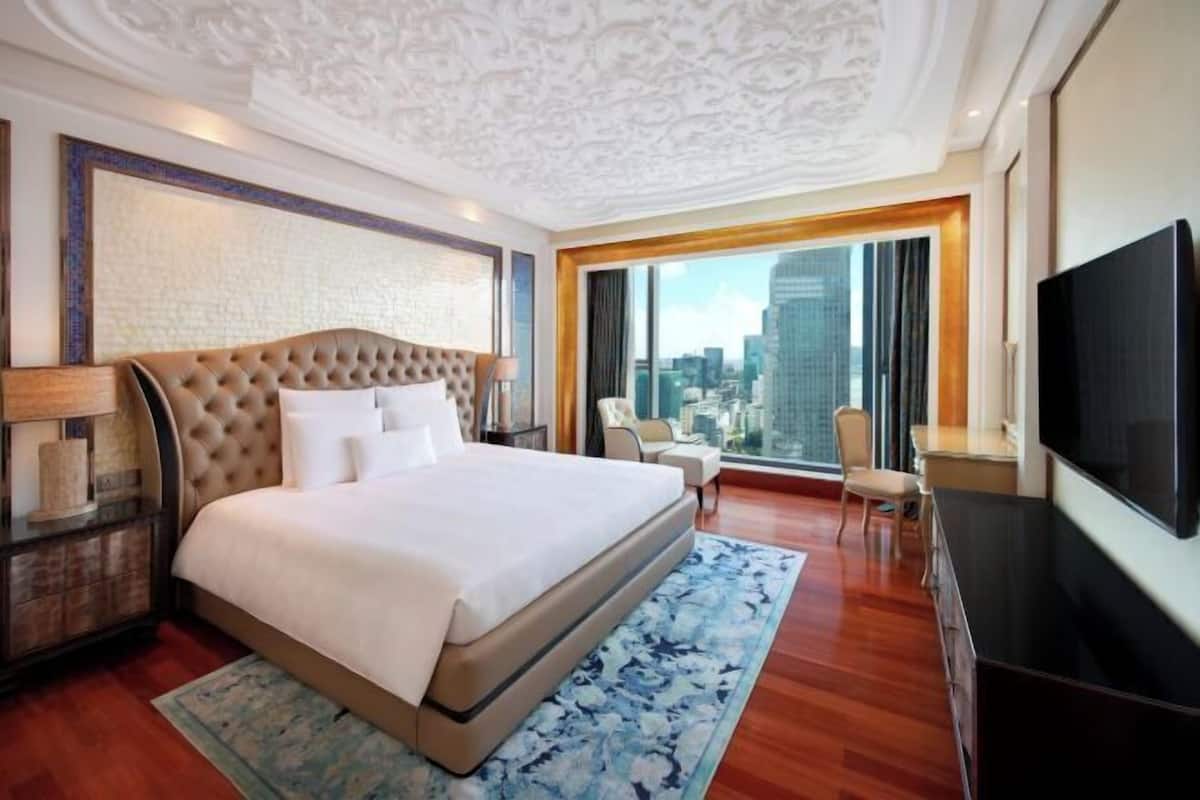 1 bedroom, Frette Italian sheets, premium bedding, down comforters