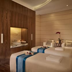 Couples treatment room(s), sauna, steam room, body treatments