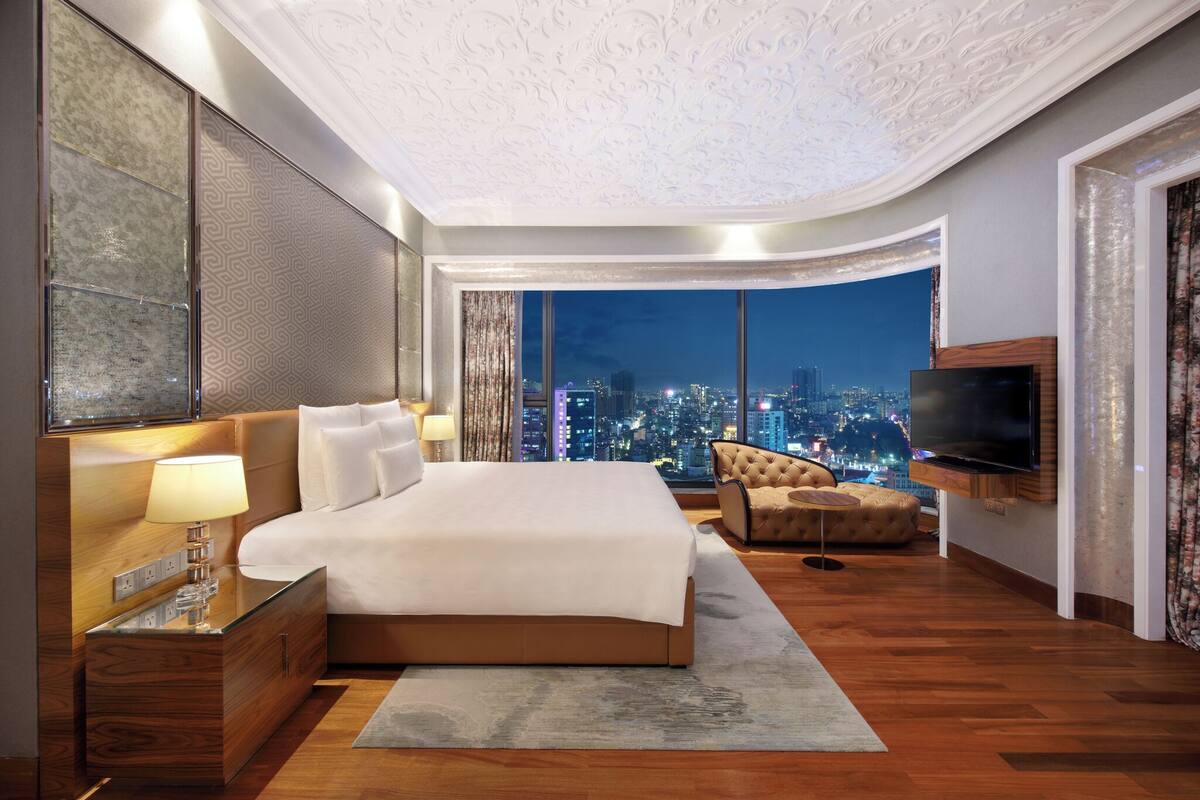 1-Bedroom Deluxe (Modern or Classic) | 1 bedroom, Frette Italian sheets, premium bedding, down comforters