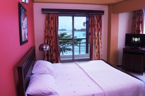 Hochwertige Bettwaren, Pillowtop-Betten, Zimmersafe