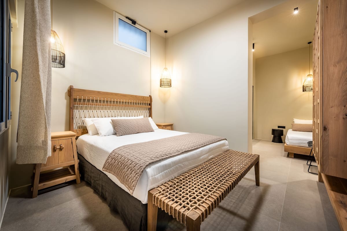 Habitación triple estándar | Caja de seguridad en la habitación, wifi gratis y ropa de cama