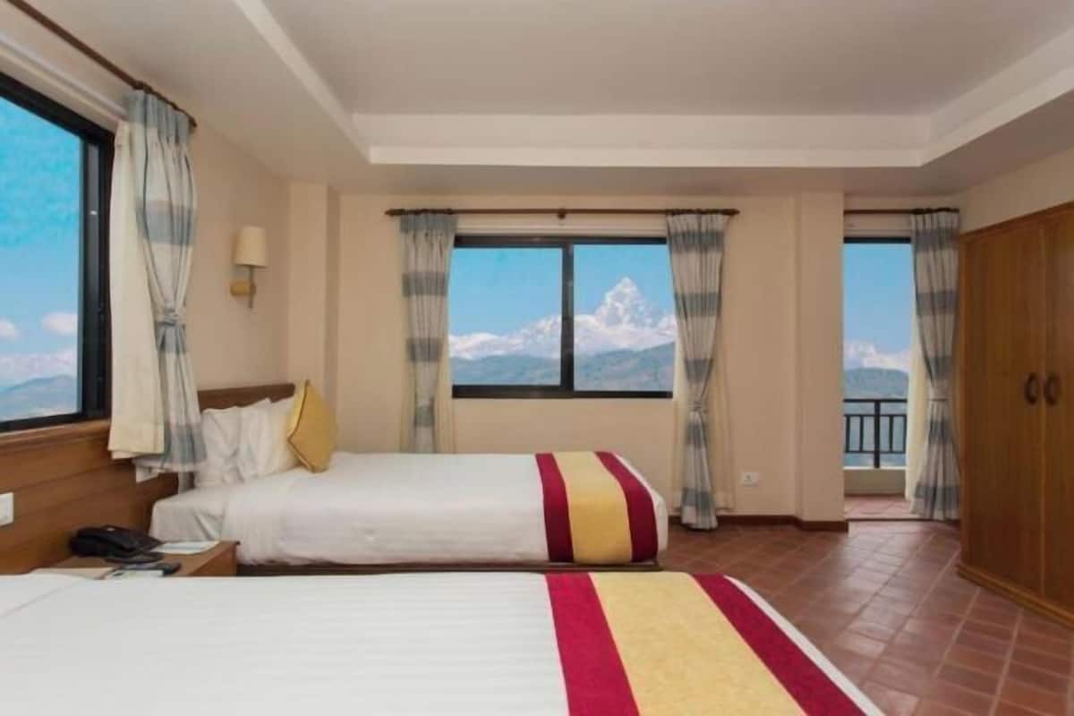 Premium bedding, in-room safe, desk, soundproofing