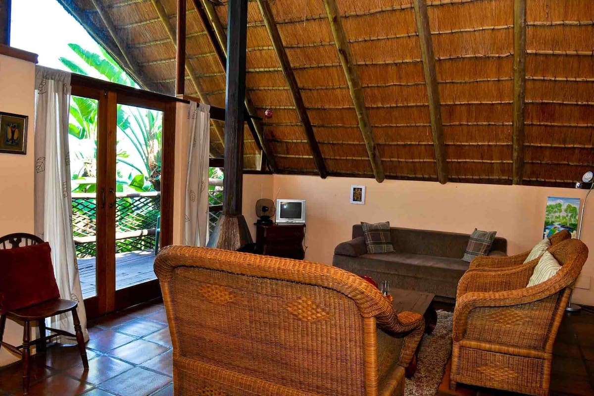 Lovina Suite (8) | Living area