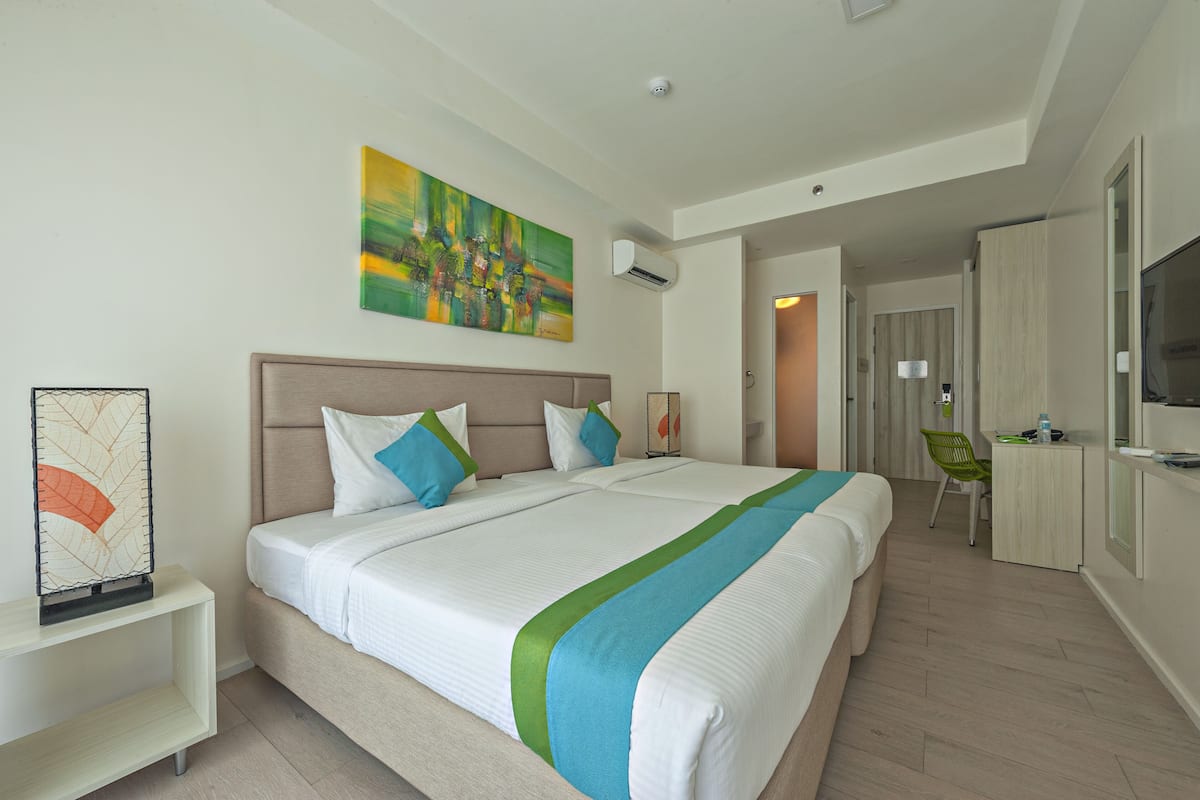 Deluxe Double Room, 2 Double Beds | 1 bedroom, in-room safe, desk, iron/ironing board