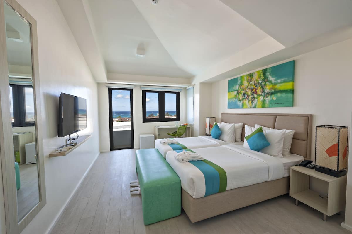 Penthouse Twin Room | 1 bedroom, in-room safe, desk, iron/ironing board