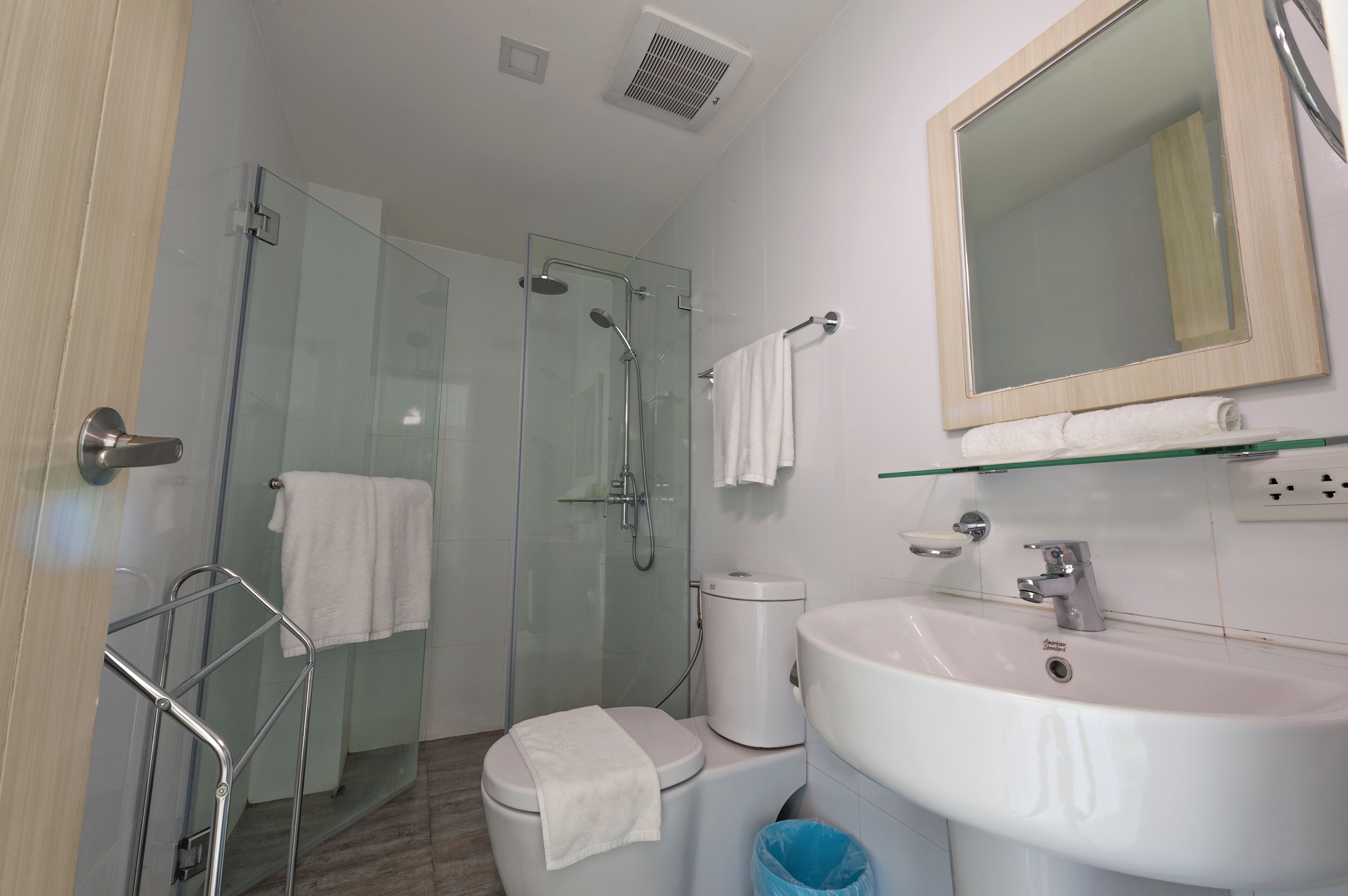 free toiletries, hair dryer, bidet, towels