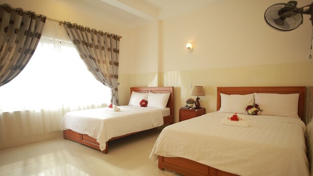 Flat-screen TV - Nam Quan Hotel (Da Nang)