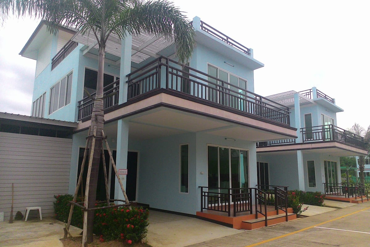 Dragon House, 4 Bedrooms | WiFi (free)