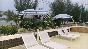 Sundeck - Ing-Fah Villa (Hua Hin)