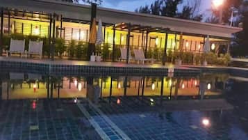 Outdoor pool, pool loungers