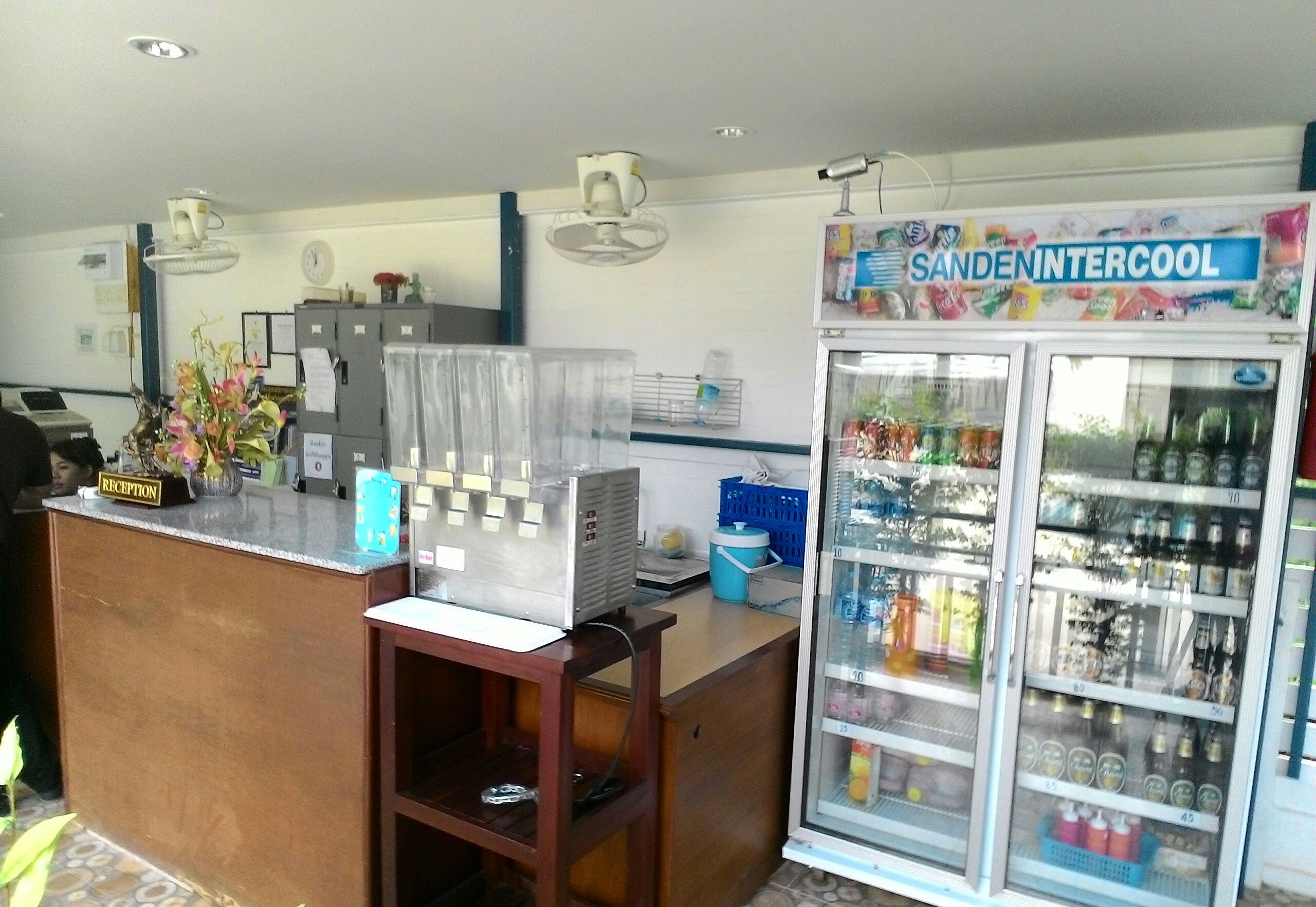 Snack bar