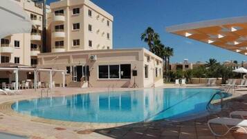 Outdoor pool, sun loungers