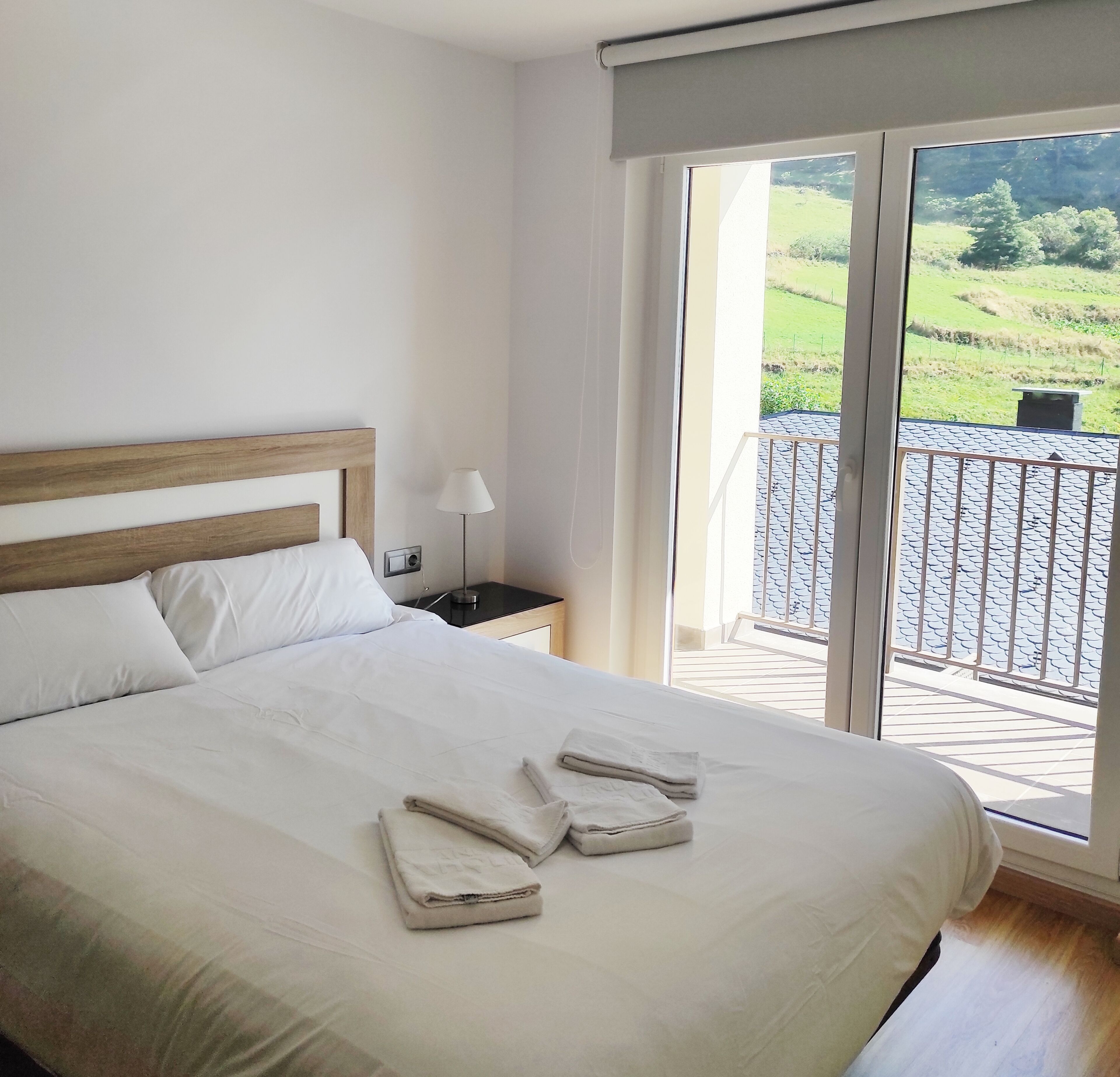 2 bedrooms, blackout curtains, cots/infant beds, free WiFi