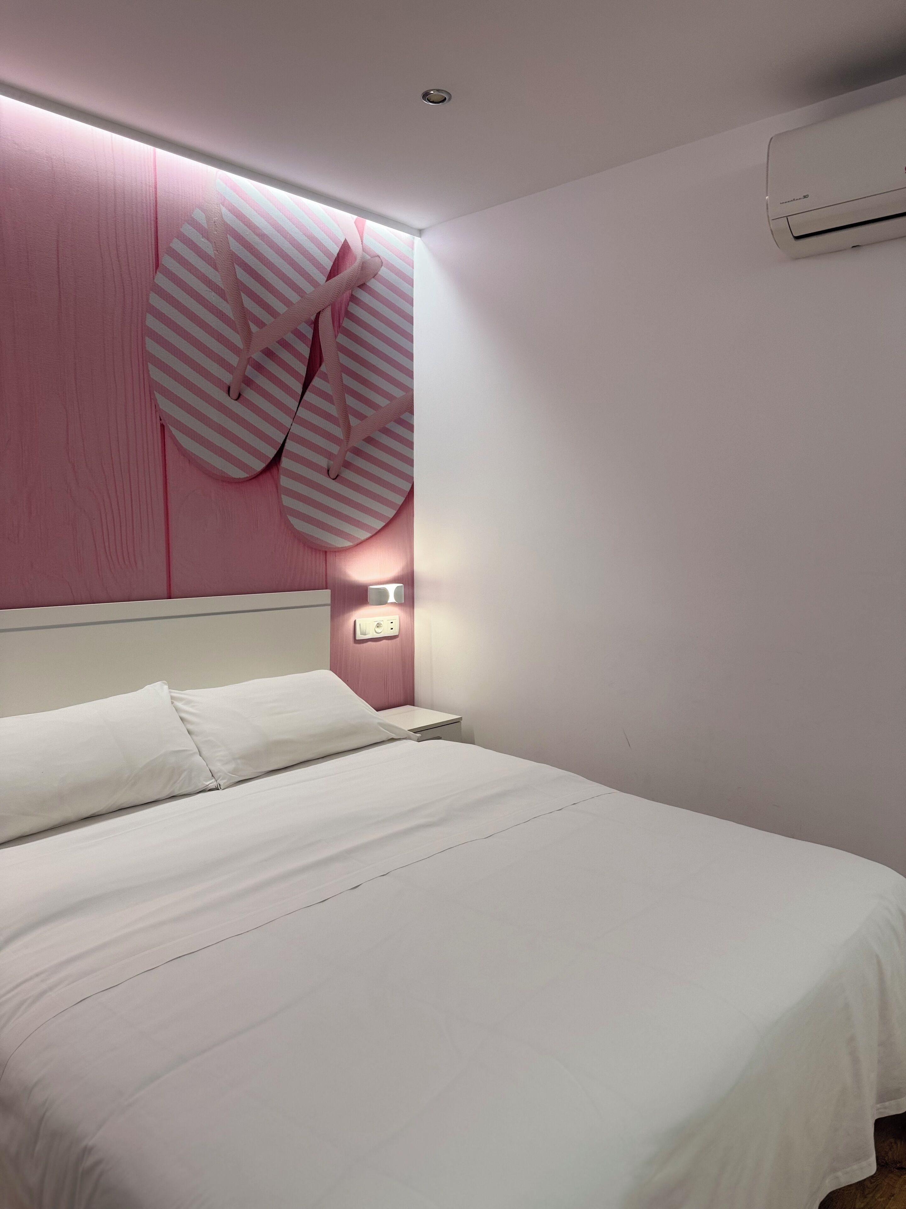 Suite, 1 Double Bed with Sofa bed | Premium bedding, down duvets, in-room safe, individually decorated