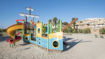 Außen-Kinderspielplatz