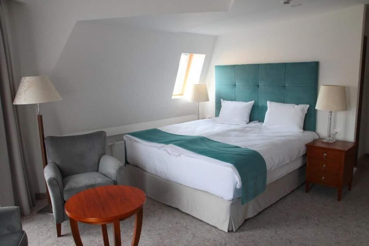 in-room safe, desk, iron/ironing board, free wifi