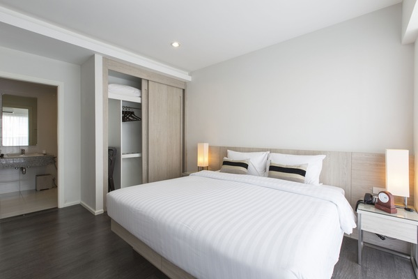 Suite, 2 Bedrooms, Kitchenette | Desk, cribs (free), rollaway beds (surcharge), WiFi (free)