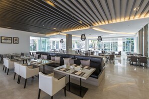 Daily buffet breakfast (THB 875 per person)