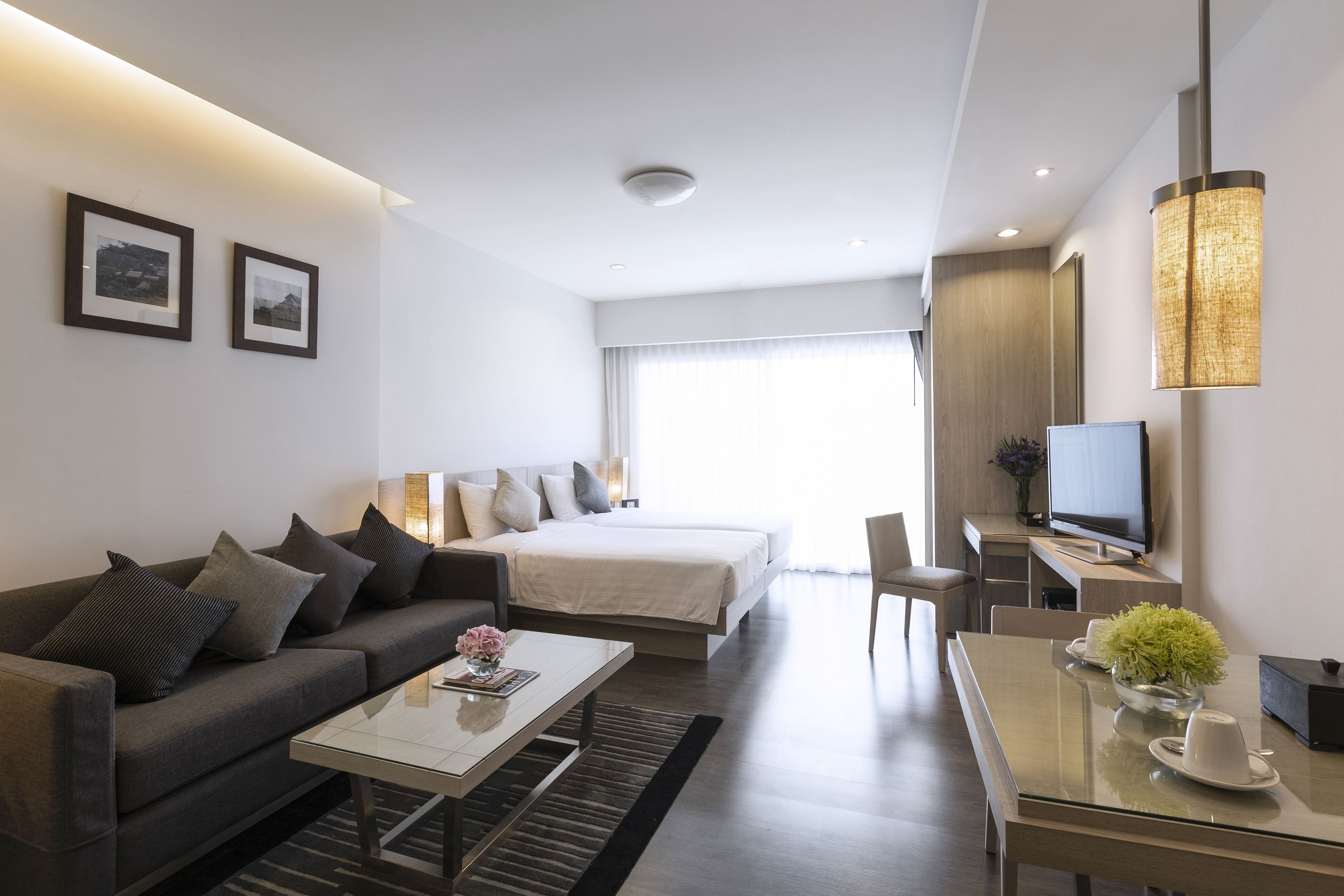 Studio Suite, Kitchenette | Desk, free cots/infant beds, rollaway beds, free WiFi