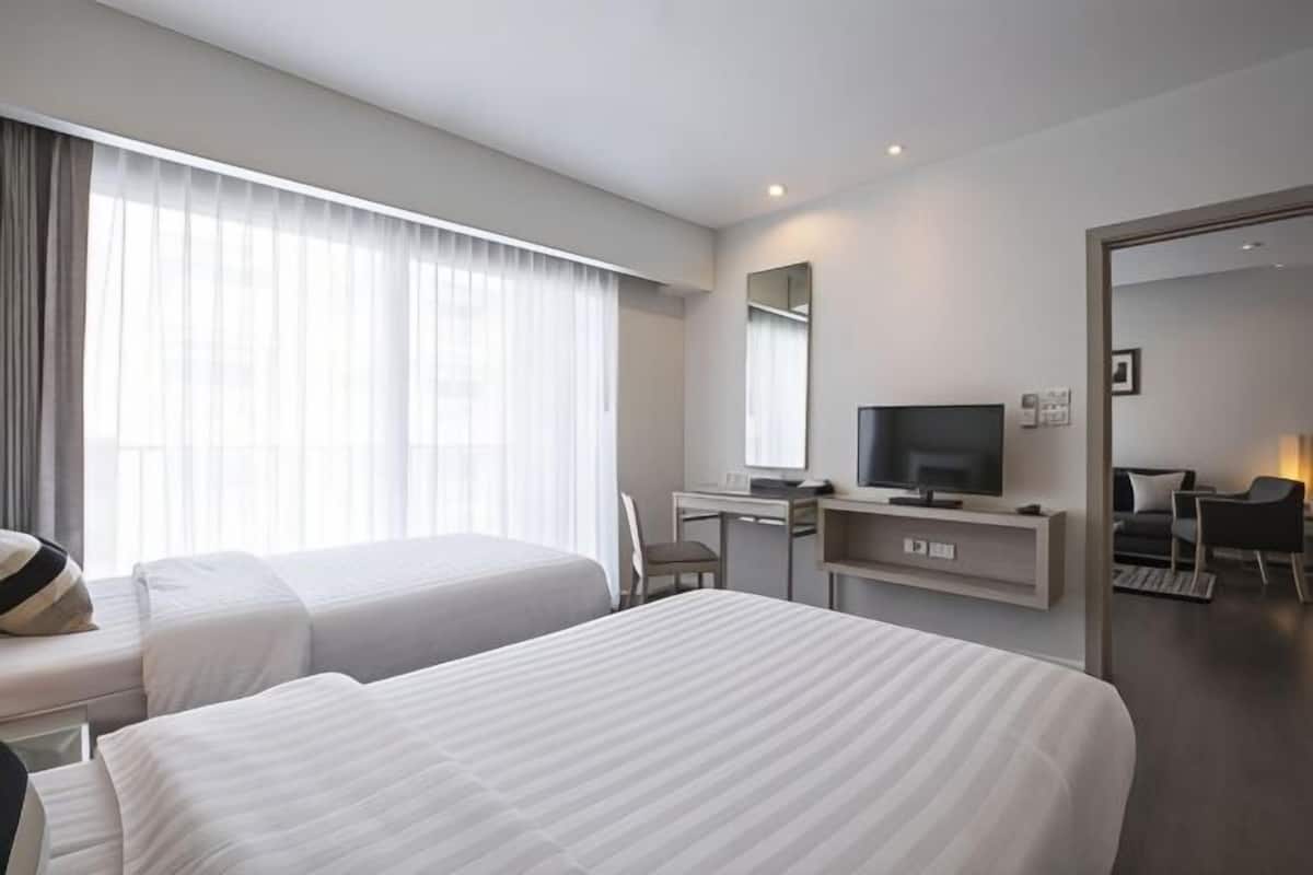 Een bureau, gratis babybedden, extra bedden (toeslag), gratis wifi