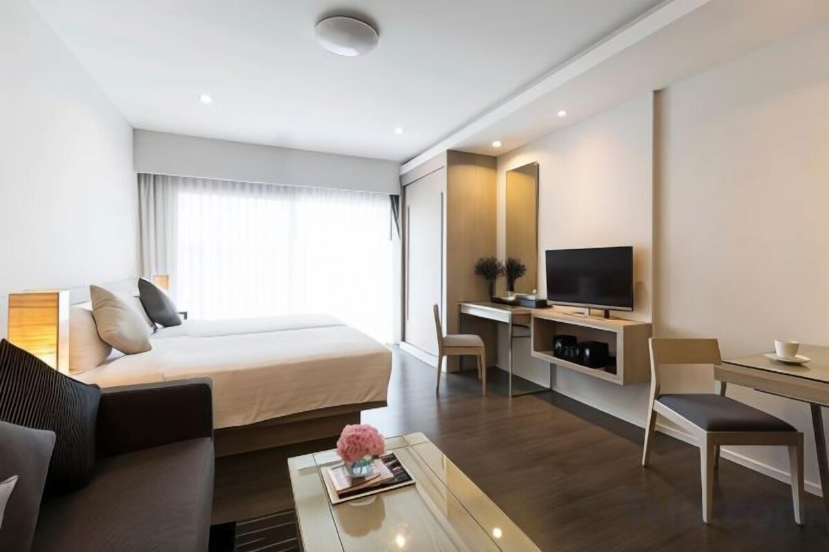 Desk, free cots/infant beds, rollaway beds, free WiFi