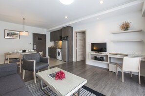 Suite, 1 habitación, cocina básica | Vistas desde la habitación