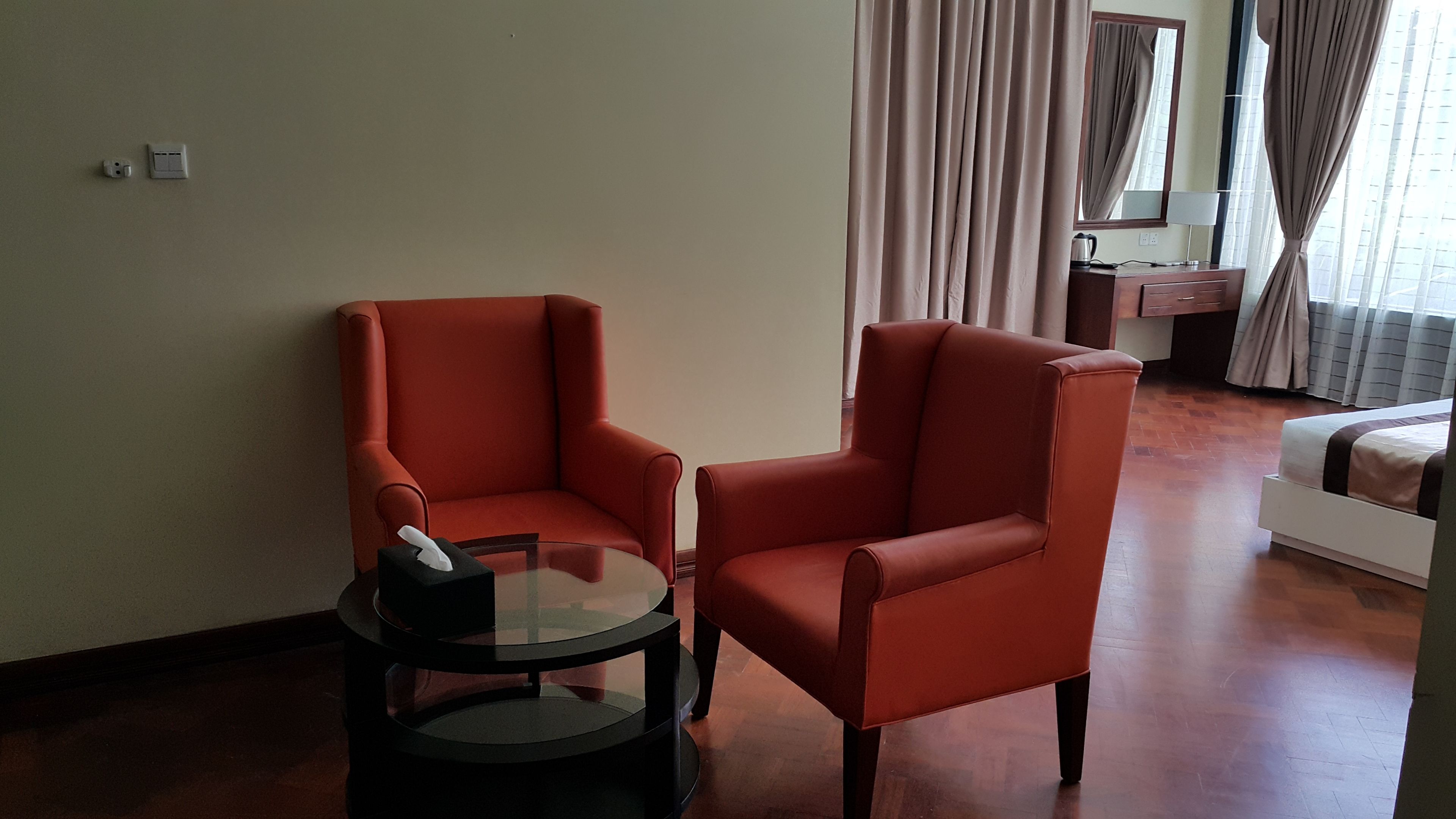 deluxe room | minibar, in-room safe, desk, blackout curtains