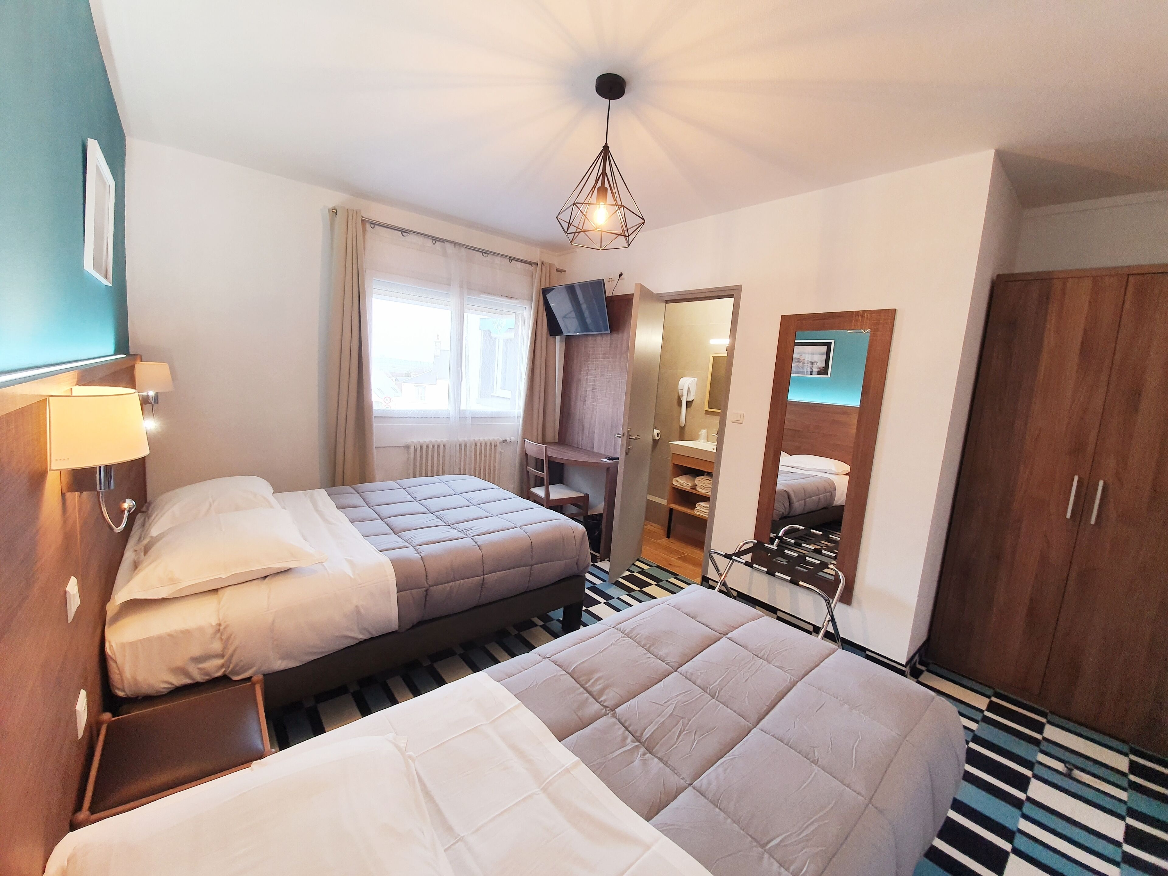 premium bedding, free wifi