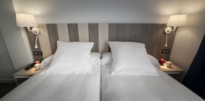 Double Room (1 - 2 beds) | Minibar, in-room safe, desk, free WiFi - Hotel La Palma de Llanes (Llanes)