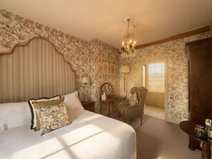 Double Room, 1 King Bed (TERN) | Premium bedding, pillowtop beds, desk, laptop workspace - The Salwey Arms (Ludlow)