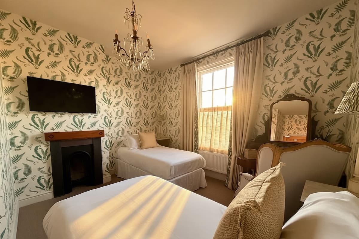 双床房 (WYE) | 办公桌、熨斗/熨衣板、免费 WiFi、床单