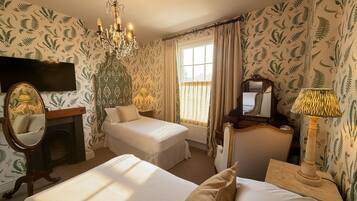 Twin Room (WYE) | Premium bedding, pillow-top beds, desk, laptop workspace