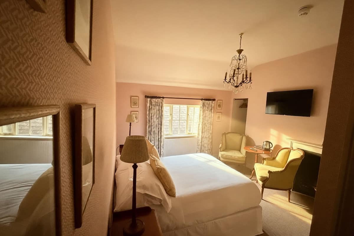 双人房 (SEVERN) | 办公桌、熨斗/熨衣板、免费 WiFi、床单