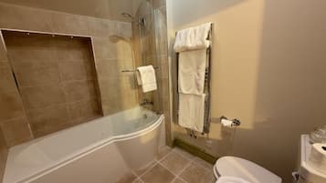 Quarto casal (ONNY) | Banheiro | Chuveiro, produtos de toalete grátis, toalhas de banho