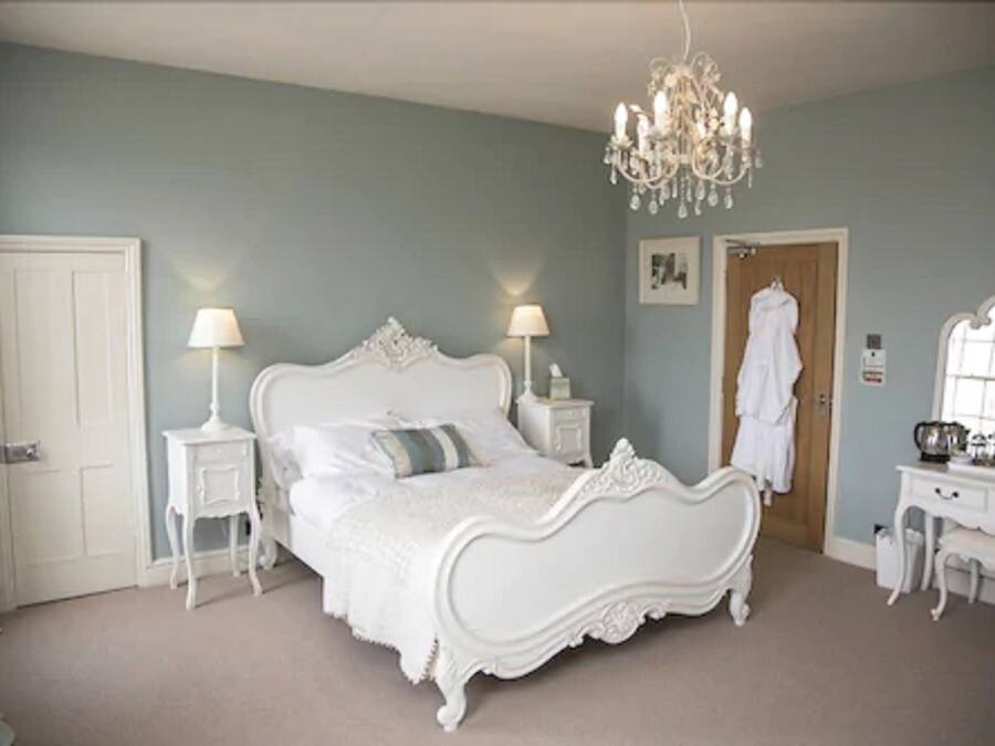 Deluxe Double Room (TEME) | Desk, iron/ironing board, free WiFi, bed sheets