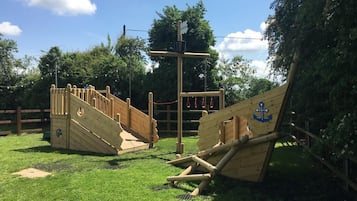 Children’s play area – outdoor