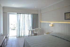 Desk, soundproofing, free WiFi, bed sheets - Sunrise Gardens Aparthotel (Paralimni)
