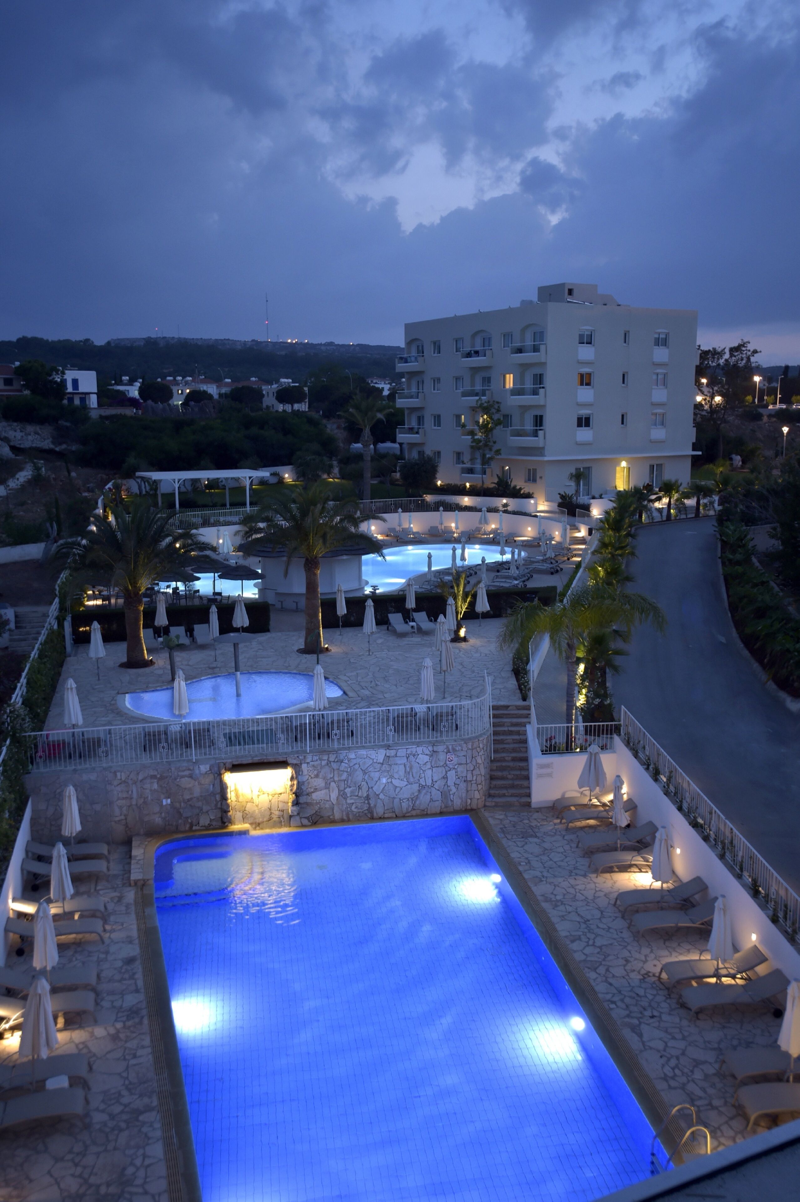 2 outdoor pools, pool umbrellas, pool loungers