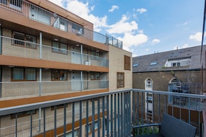Deluxe Apartment, 1 Bedroom, Private Bathroom, City View | Balcony