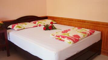 Double Room | Minibar, in-room safe, desk, soundproofing